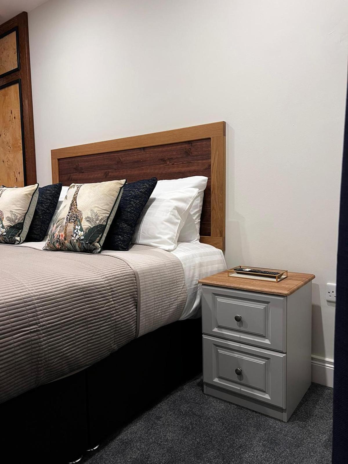 53 Luxury Rooms Мэйнут Экстерьер фото