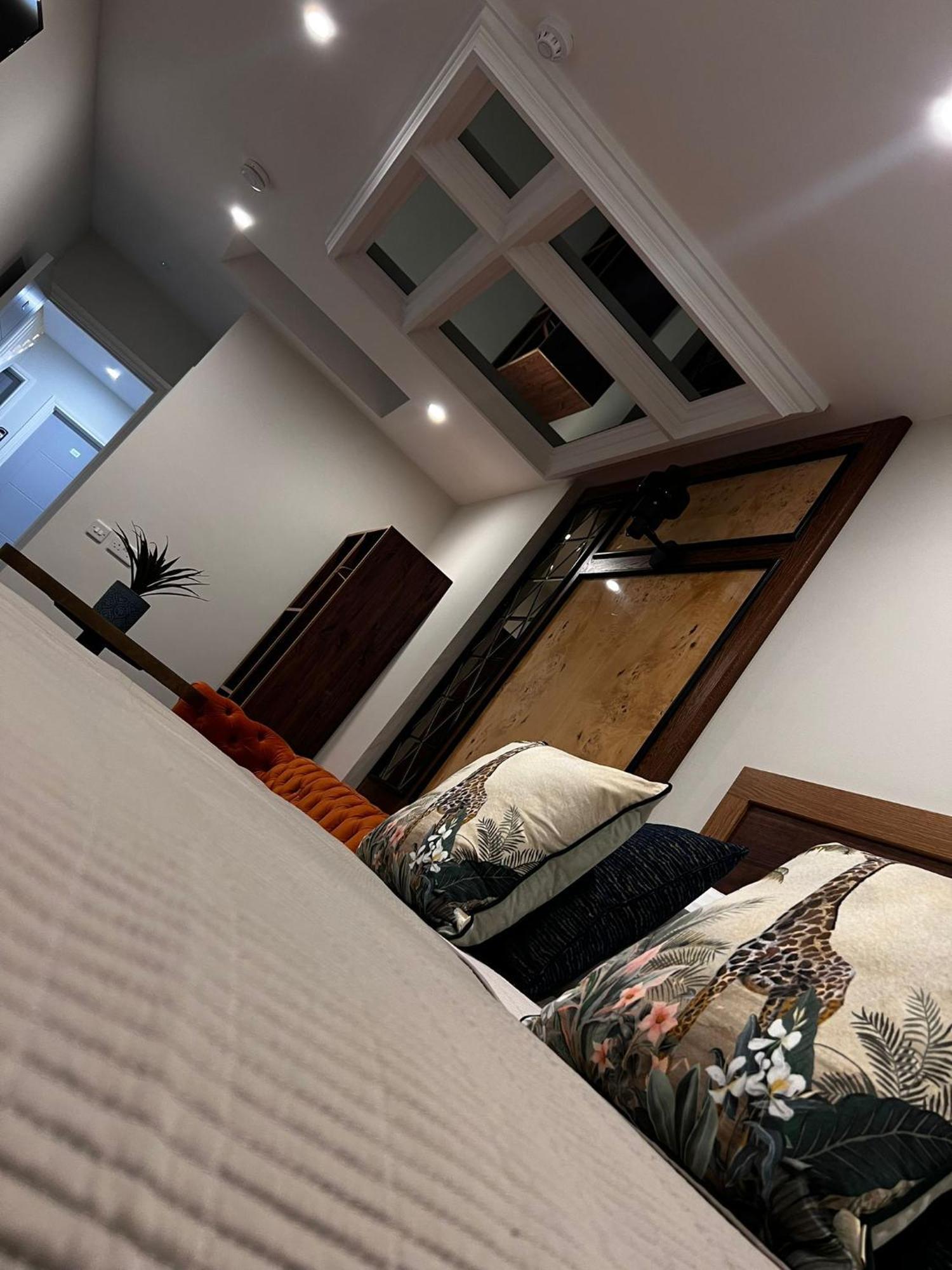 53 Luxury Rooms Мэйнут Экстерьер фото